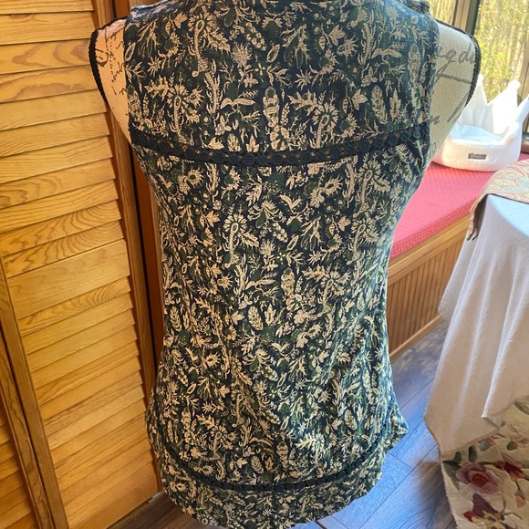 Pretty Tank - Picture 3 of 3